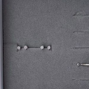 2 pairs of earrings 925 sterling silver!!